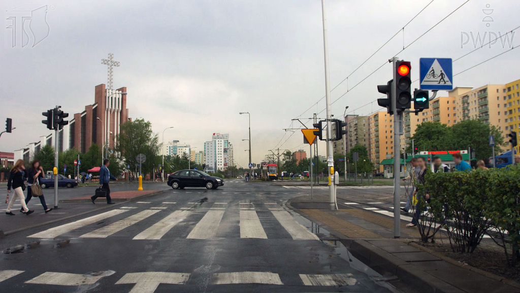 In the presented situation are you allowed to turn right without stopping before the traffic lights?