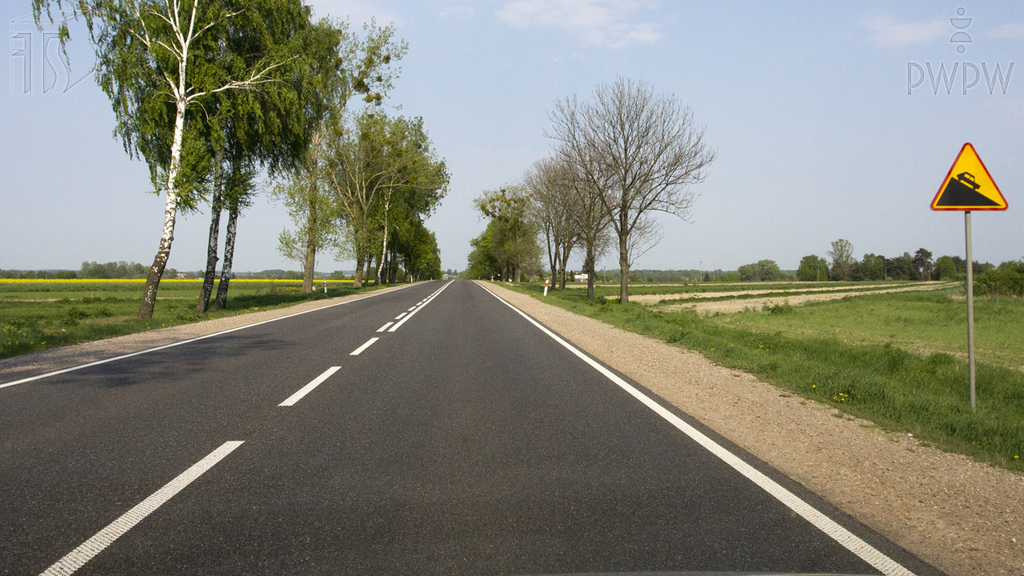 Чи попереджають Вас у зображеній ситуації про наближення до крутого підйому?