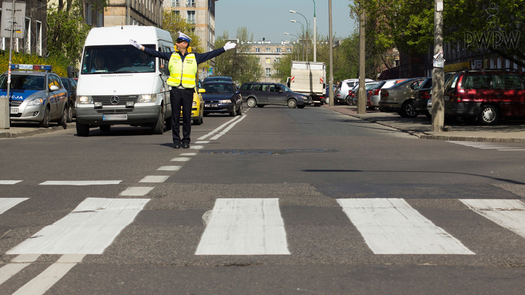 Are you allowed to enter the intersection in this situation?