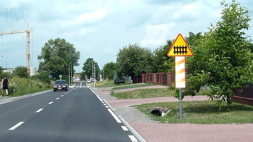 Müssen Sie immer anhalten, wenn Sie auf den mit diesem Verkehrszeichen gekennzeichneten Bahnübergang einfahren wollen?