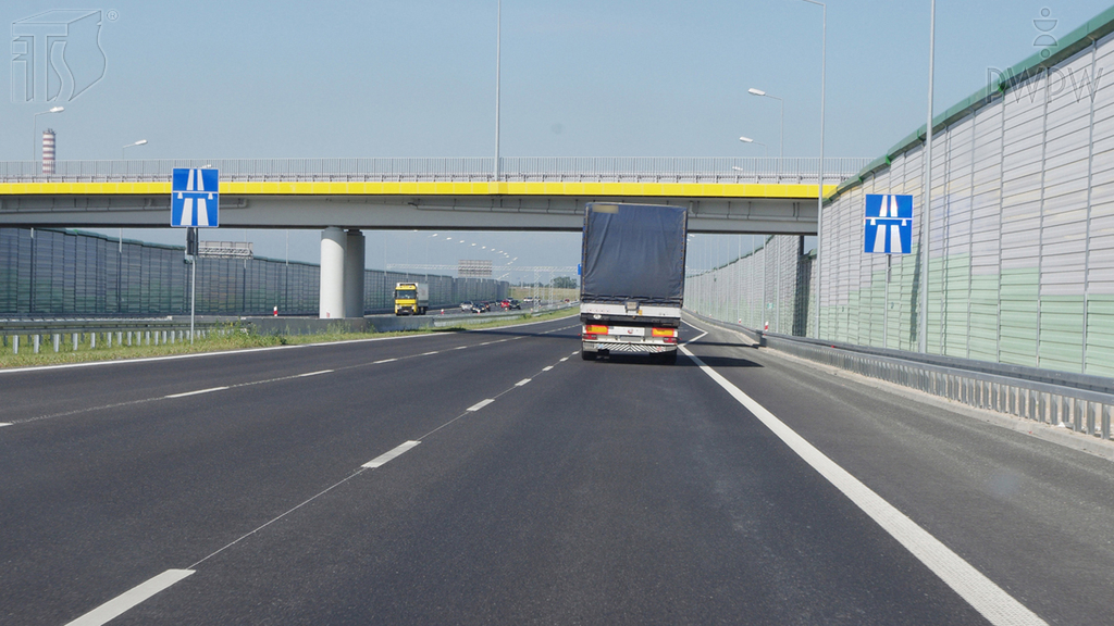 Beträgt die Höchstgeschwindigkeit, mit der Sie einen Pkw auf der Straße hinter diesem Verkehrszeichen fahren dürfen, 120 km/h?