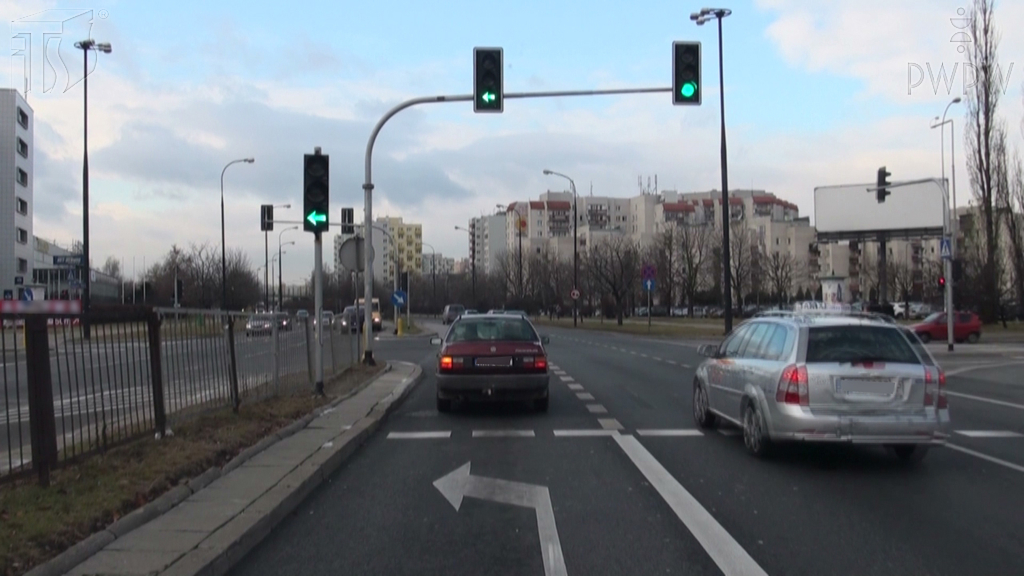 In this situation, can you make a U-turn from this lane?