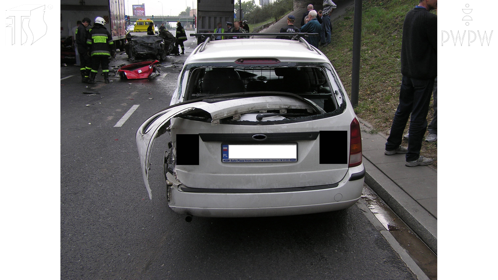 If you're involved in a car accident in which there are injured parties, can you remove your car from the scene of the accident so that it does not create an obstacle to traffic?