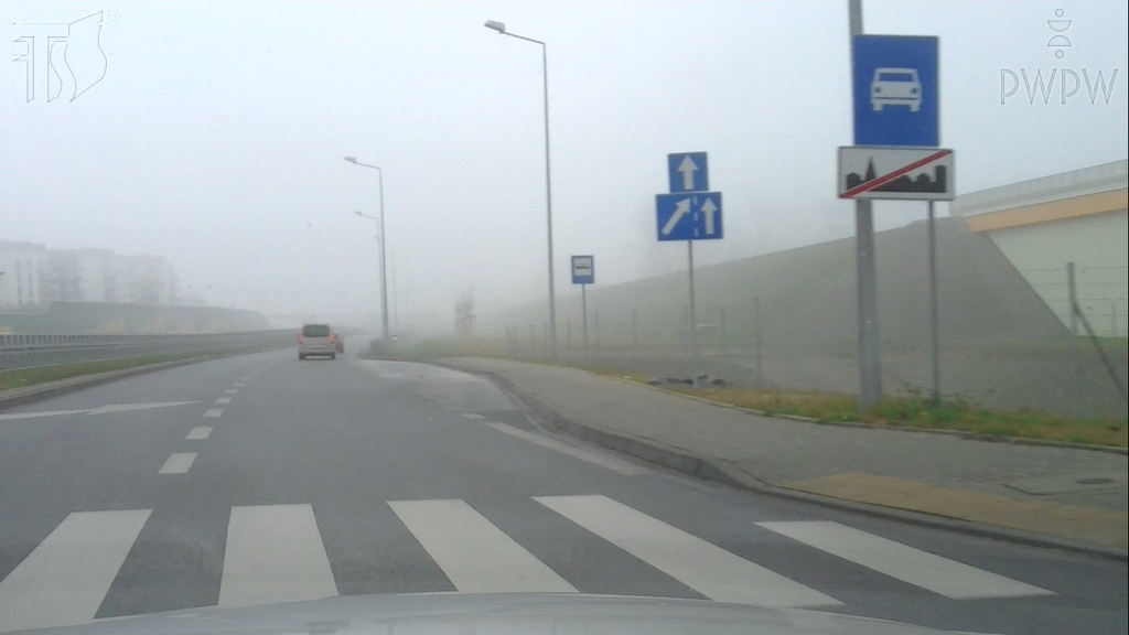 Sollen Sie hinter einem Fahrzeug, das durch eine Panne auf einer so gekennzeichneten Straße liegenbleibt, ein reflektierendes Warndreieck in einer Entfernung von 100 m aufstellen?