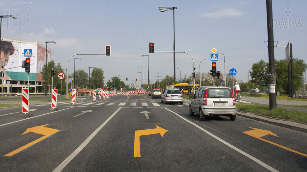 Soll man sich in der abgebildeten Situation nach der gelben Fahrbahnmarkierung richten?