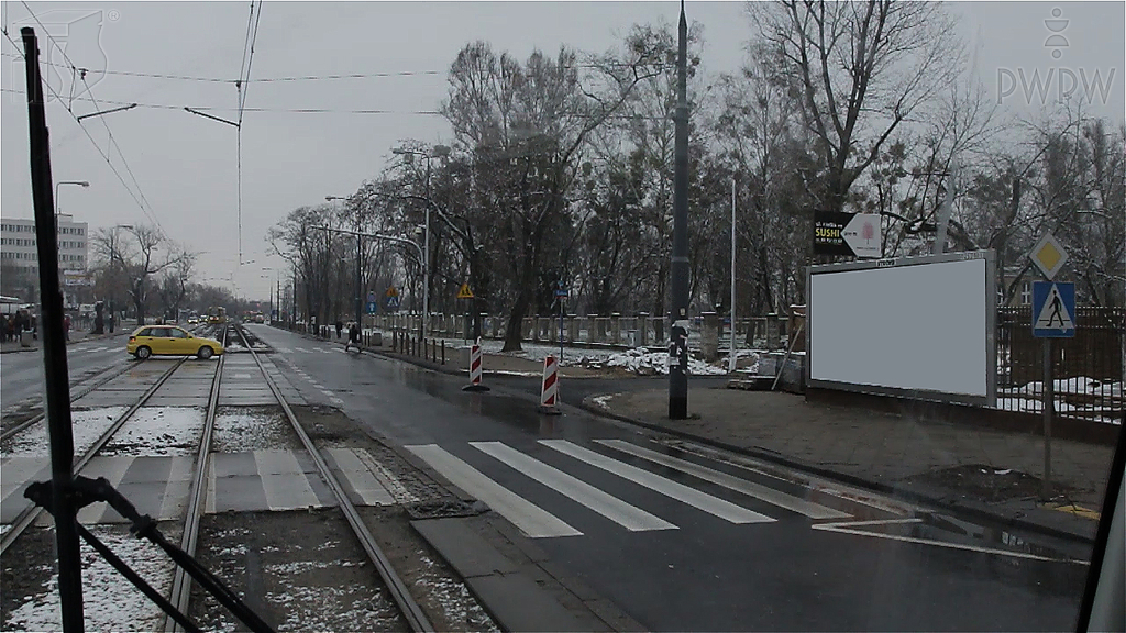 In this situation, are you obliged to allow the driver to leave the intersection?