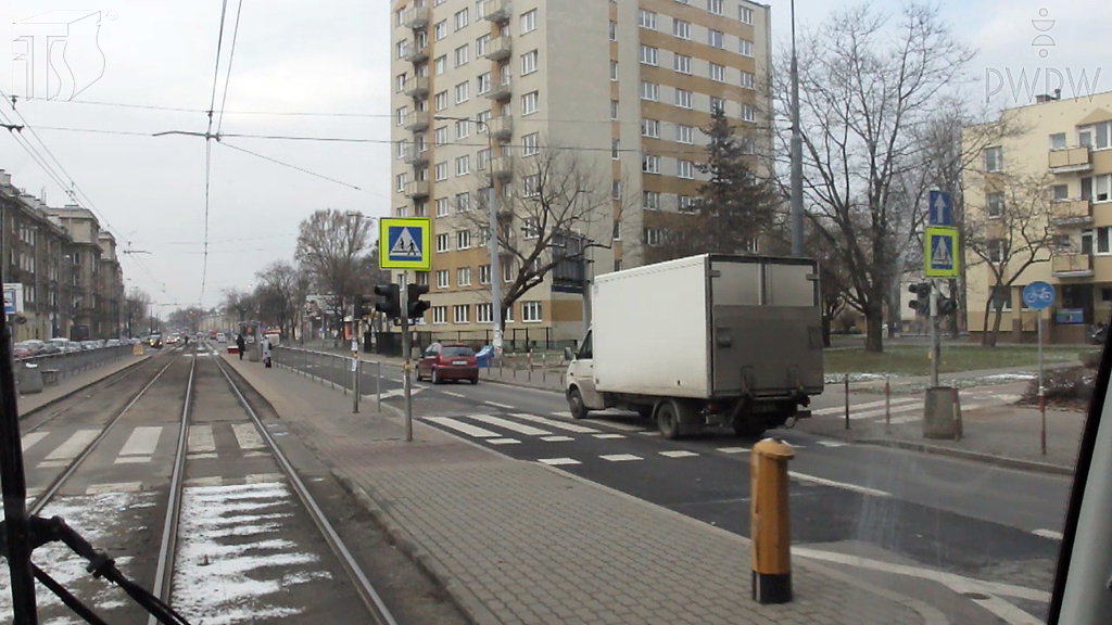 In this situation, will you have priority over the cyclist when he is on the crossing?