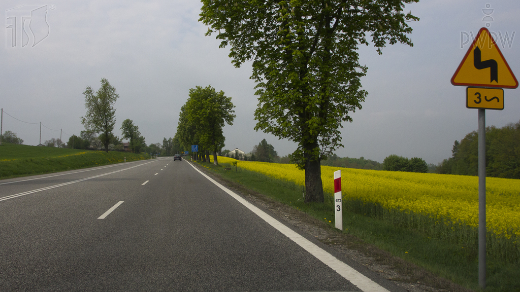 Are you warned in this situation of three dangerous bends, the first one to the left?