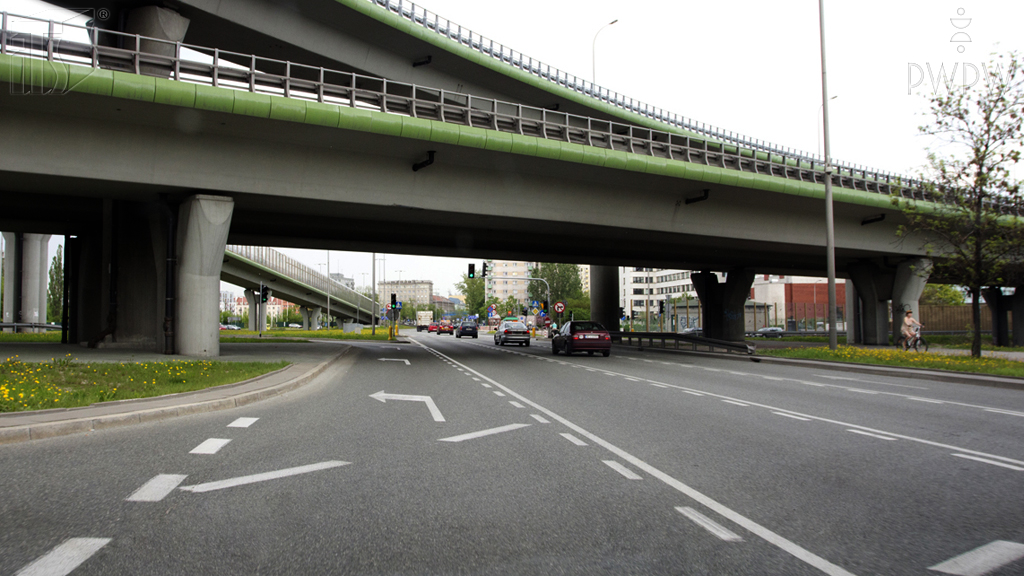 Are you allowed in this place to change the lane if you intend to drive straight on?