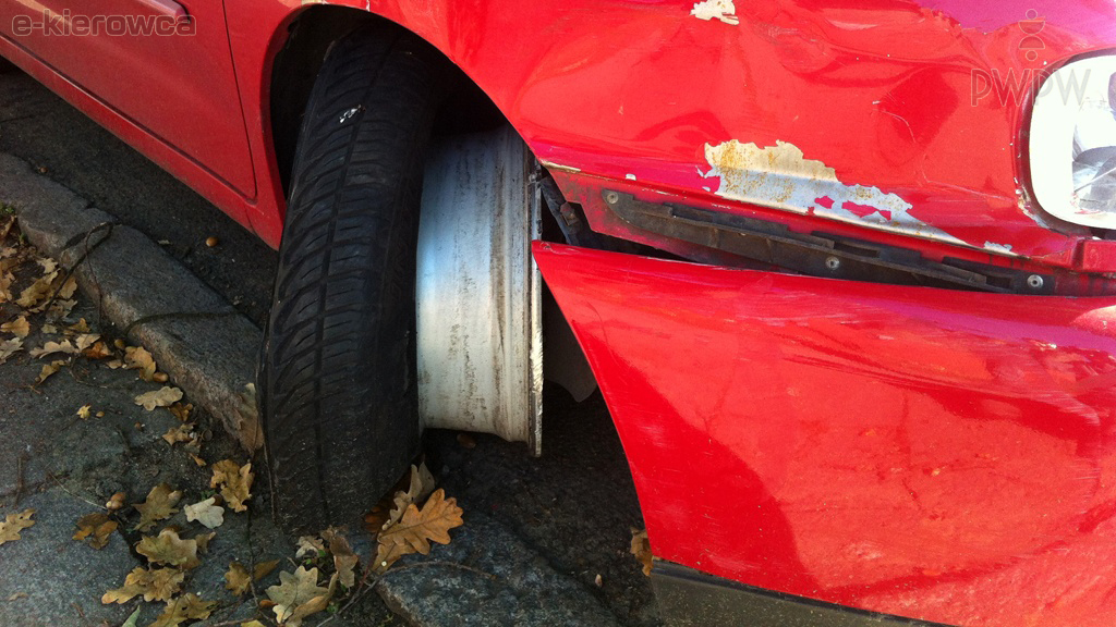 Sie sind an einem Unfall beteiligt, bei dem nur Ihr Fahrzeug beschädigt worden ist. Sind Sie dazu verpflichtet, das Fahrzeug sofort von der Unfallstelle zu entfernen, damit keine Gefahr von dem Fahrzeug für den Verkehr ausgeht und es den Verkehr nicht behindert?