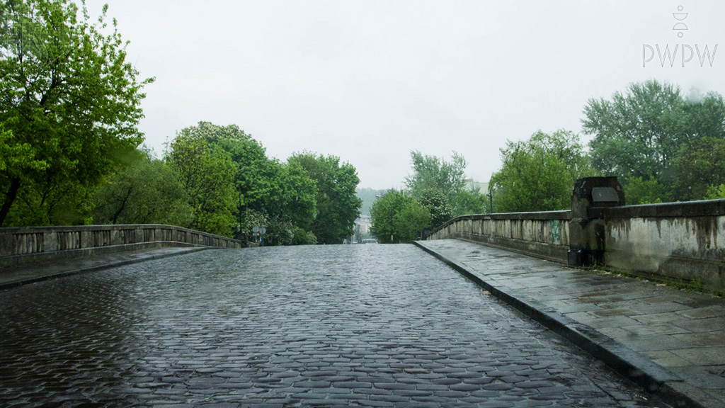 Are you allowed to stop your vehicle on this bridge, in order to drop off passengers?