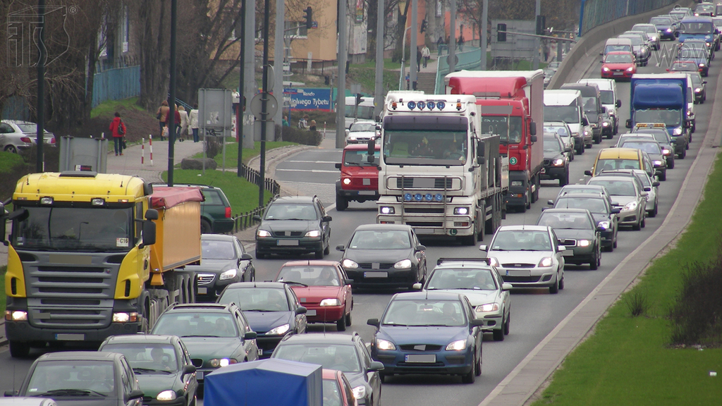 Sollen Sie während einer Fahrt bei solchen Straßenverhältnissen den Sicherheitsgurt benutzen?