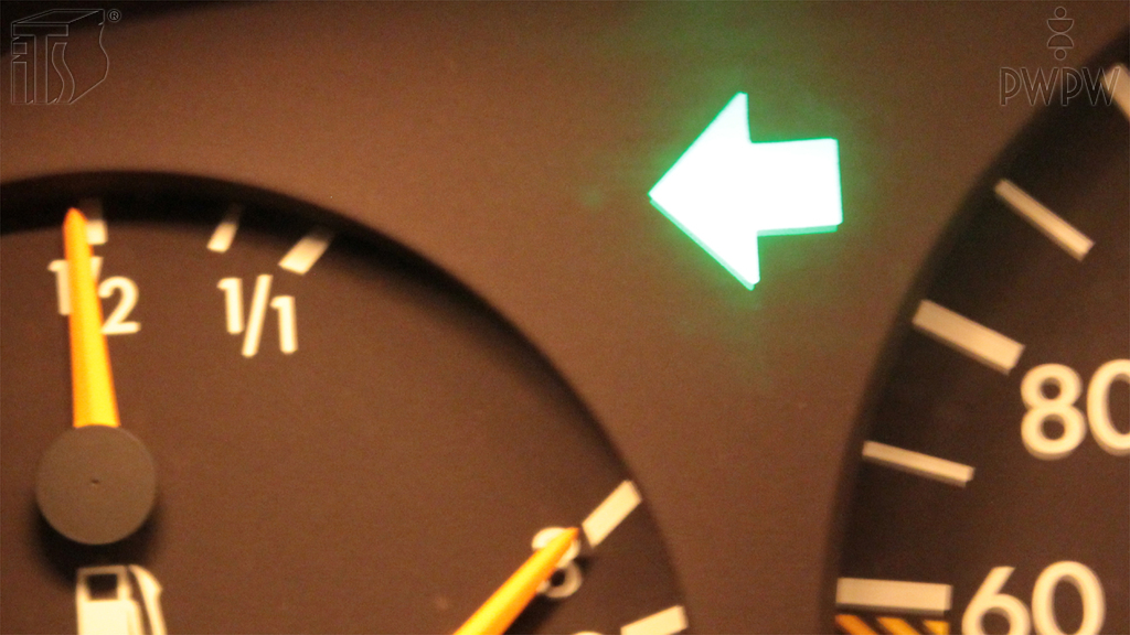 Woran kann es liegen, dass sich die Frequenz des Blinkens bei Fahrtrichtungsanzeigern wesentlich erhöht?