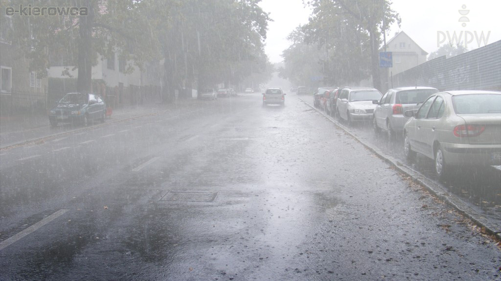 Darf man bei diesem Wetter mit eingeschaltetem Tagfahrlicht fahren?