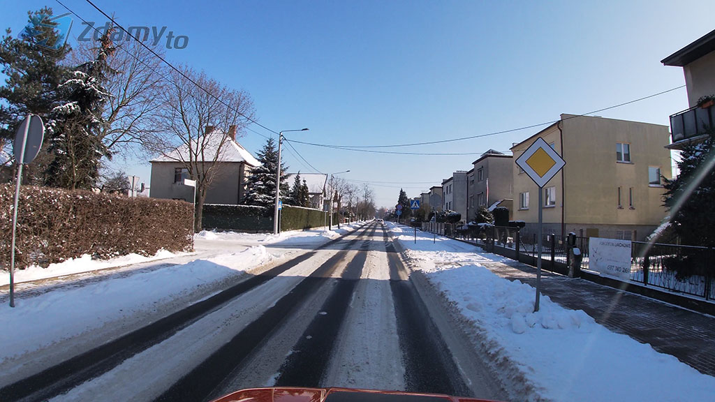 Bedeutet das Zeichen den Anfang bzw. die Fortsetzung einer Vorfahrtsstraße?