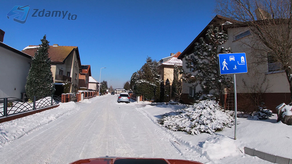 Is it permitted to stop a vehicle in a residential zone?