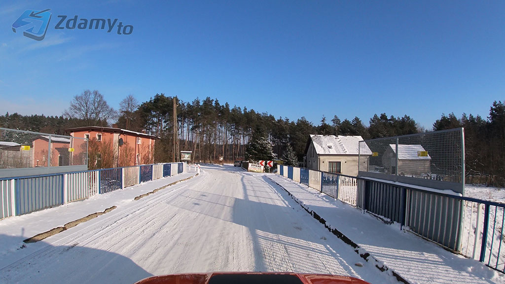 Ist das Anhalten des Fahrzeugs auf einer Straßenbrücke zwecks Absetzen eines Passagiers verboten?