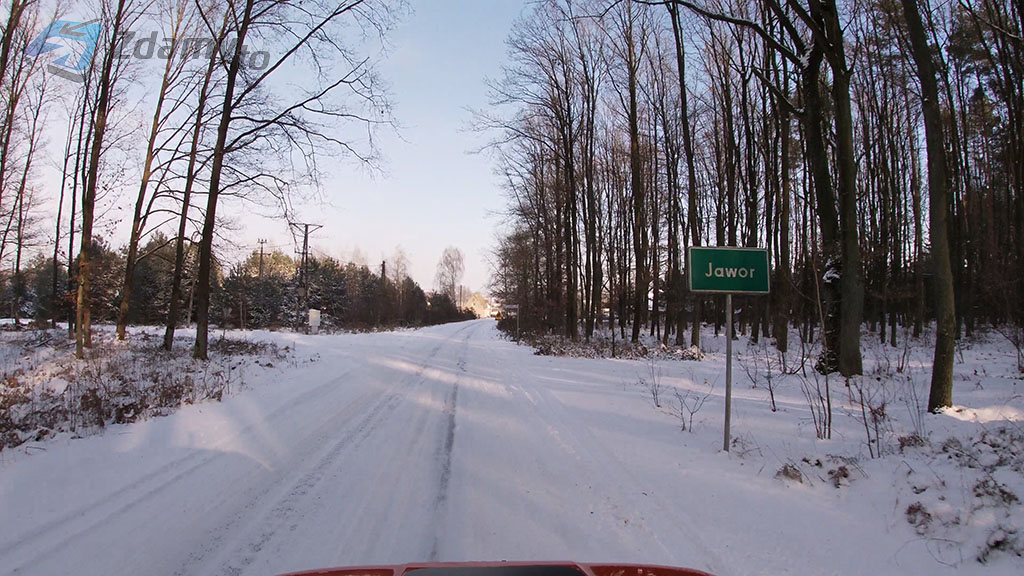 Does this sign indicate entry to a town?