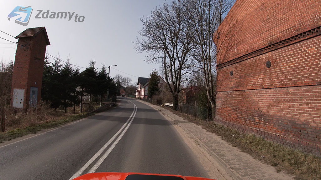 Dürfen Sie an dieser Stelle auf der Fahrbahn anhalten?