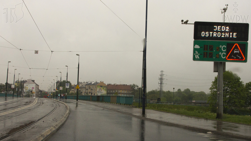 Warnt dich das auf diesem Schild lokalisierte Zeichen vor einer Stelle auf der Straße, die gefährlich ist oder die gefährlich sein kann?