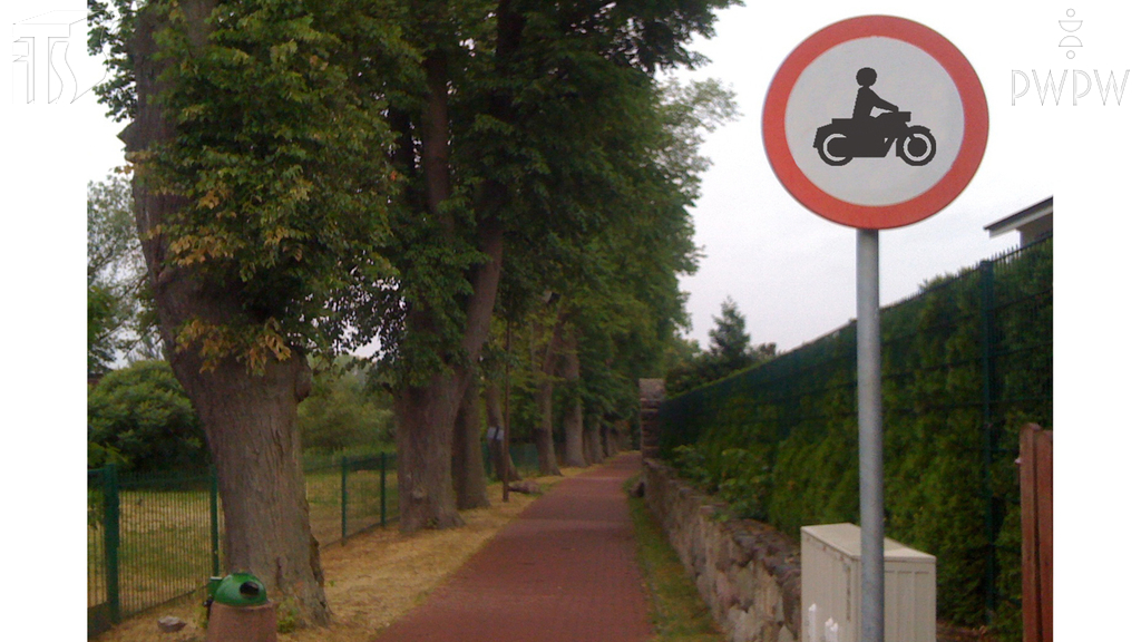 Welches von den genannten Fahrzeugen darf in die Straße hinter diesem Verkehrszeichen nicht einfahren?