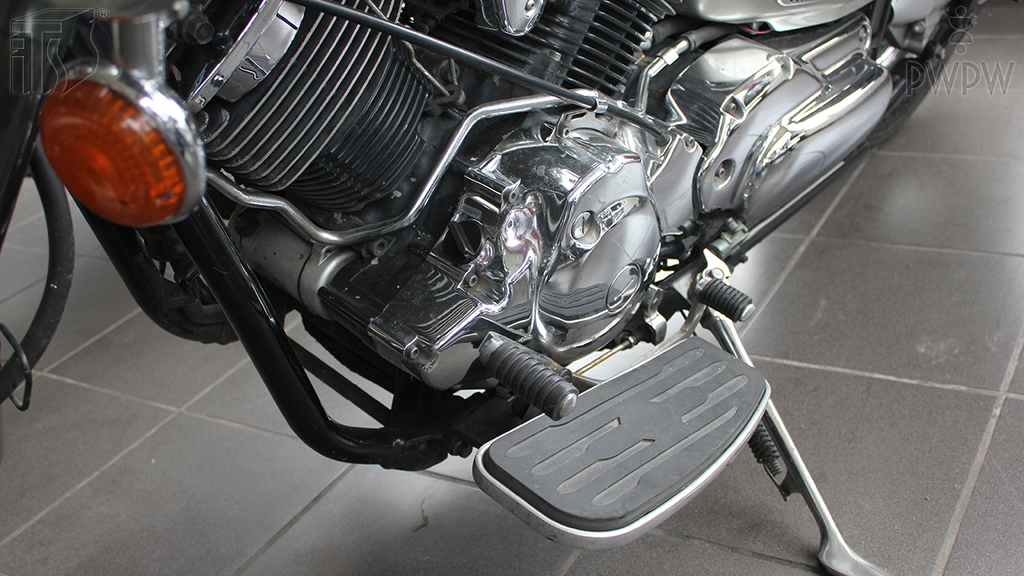 Wie erreichen Sie den Effekt der Motorbremse, wenn Sie ein Motorrad fahren?