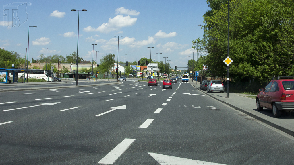 You intend to change the lane. Are you obliged in this situation to signal it earlier?