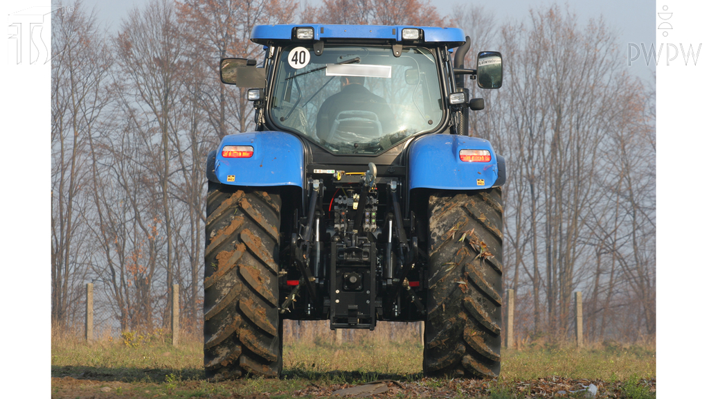 Welches von den genannten Fahrzeugen dürfen Sie mit einer landwirtschaftlichen Zugmaschine abschleppen?