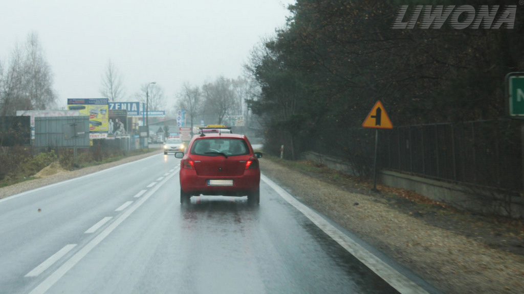 Haben Sie in der geschilderten Situation auf der nächsten Kreuzung Vorfahrt vor den von links kommenden Fahrzeugen?