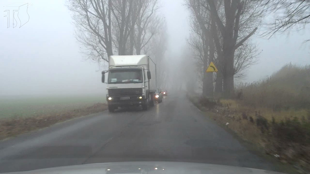 Welche von den genannten Maßnahmen kann die Sicherheit bei der Führung des Lkw im Nebel erhöhen?