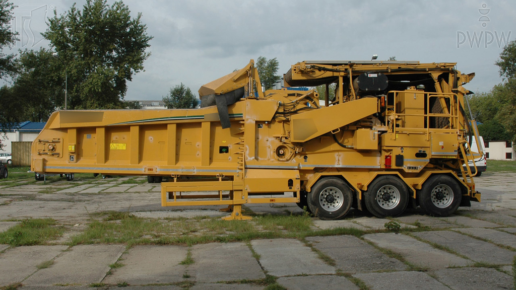 Soll man beim Transport von Arbeitsmaschinen oder Baugeräten Stahlhalteseile und Keile verwenden?