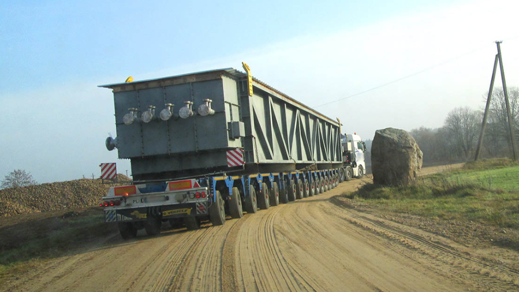 Wenn Sie ein übernormatives Fahrzeug mit dem tatsächlichen Gesamtgewicht über 60 t führen, besteht die Assistanzpflicht dieses Fahrzeugs von Pilotfahrzeugen?