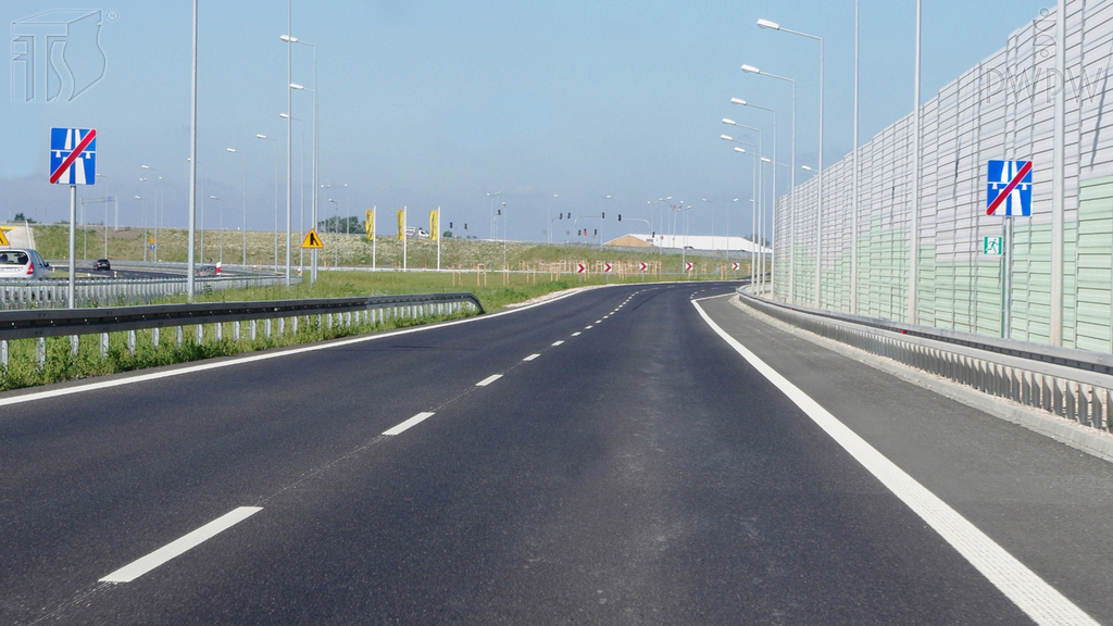 Mit welcher Höchstgeschwindigkeit dürfen Sie auf der Straße hinter diesem Verkehrszeichen fahren, wenn Sie einen Bus mit einem leichten Anhänger führen?