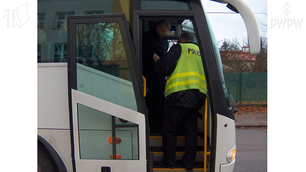 What is the maximum time that a traffic control of the bus driver's working time may apply to?