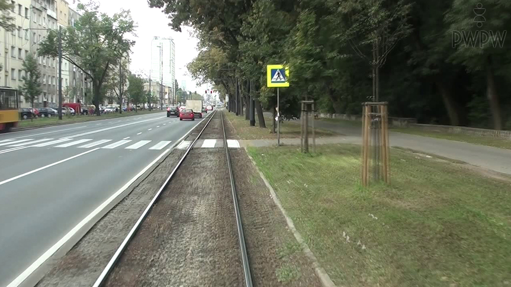 In this situation, can you continue driving despite the lack of a tram signalling unit?