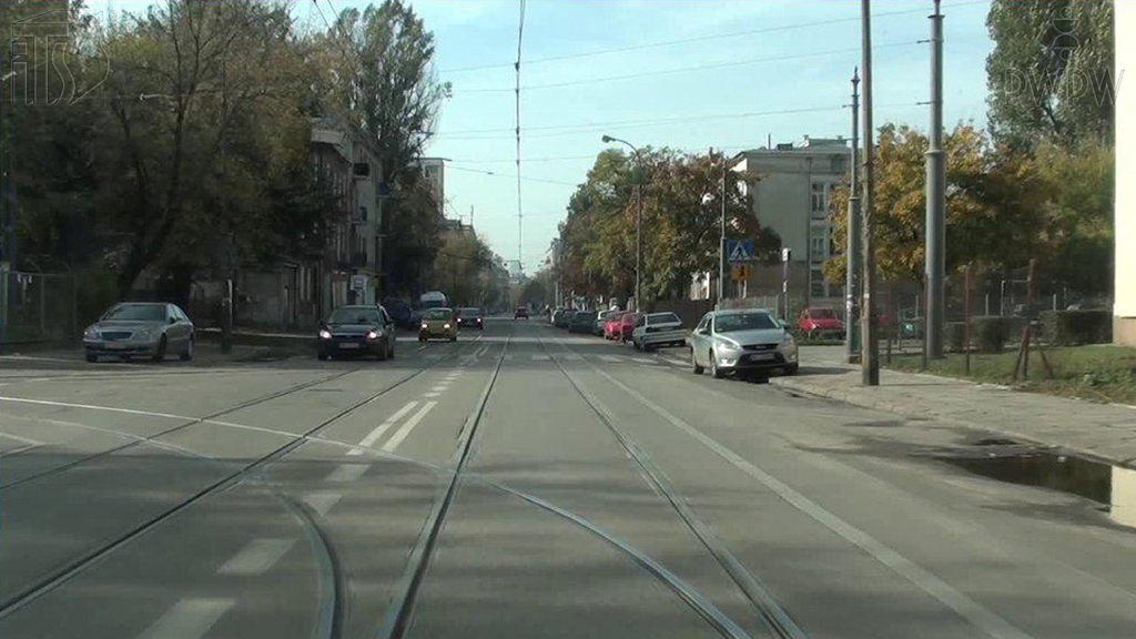 When turning left in this situation, are obliged to give way to vehicles approaching from the opposite direction?
