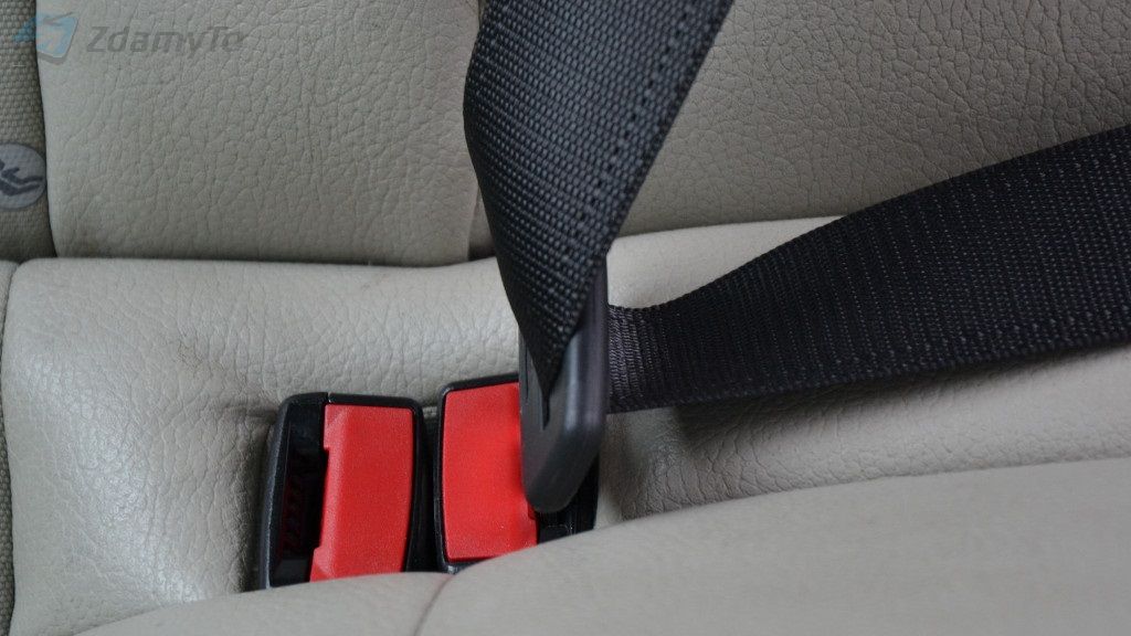 Welche von den genannten Beschädigungen bedeuten einen notwendigen Wechsel des Sicherheitsgurts gegen einen neuen?