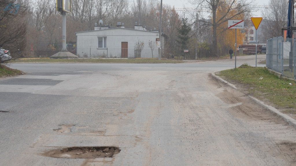 What distance must you maintain from the obsatcle you are driving past?