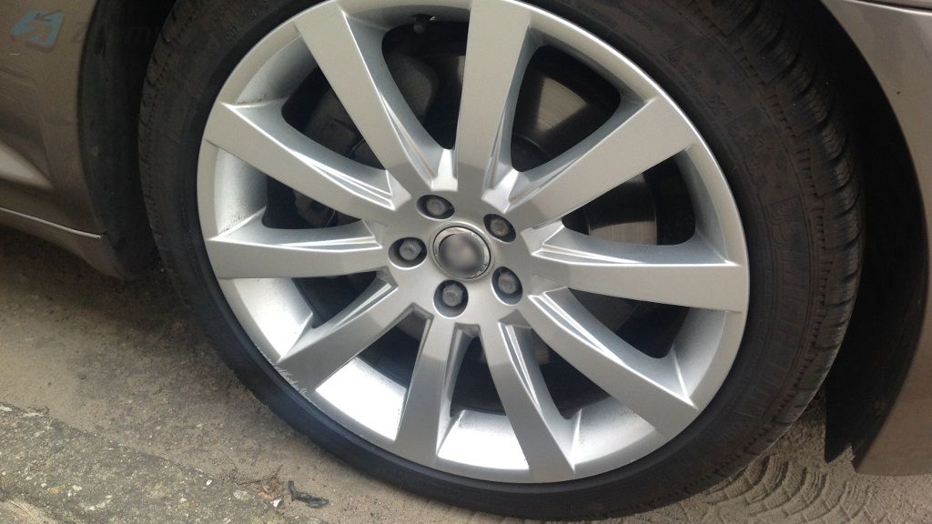 Which of the these elements of equipments or vehicle construction has a significant effect on safety during braking?