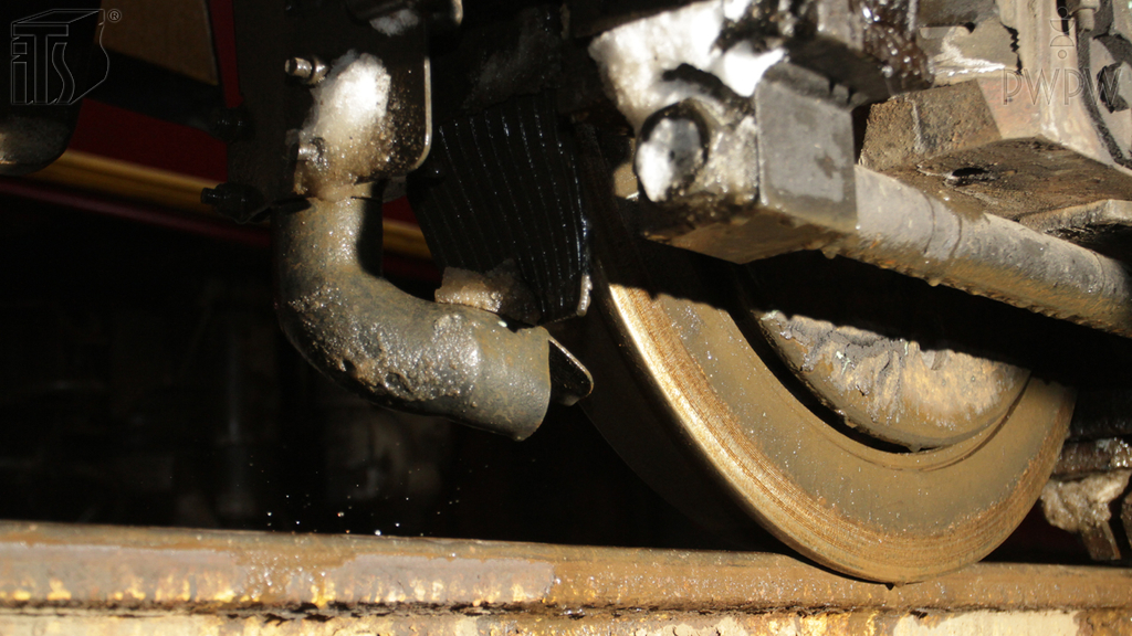 In what situation is it recommended to use sandboxes constituting an equipment on the tram?