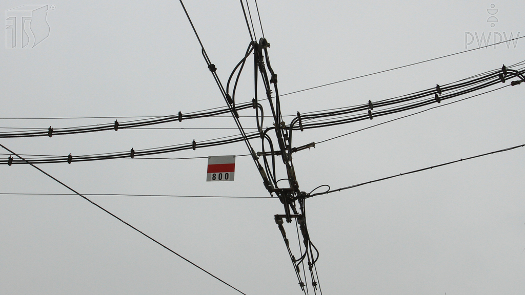 Darf man unter einem Sektionsisolator mit gedrücktem Beschleunigungspedal fahren?