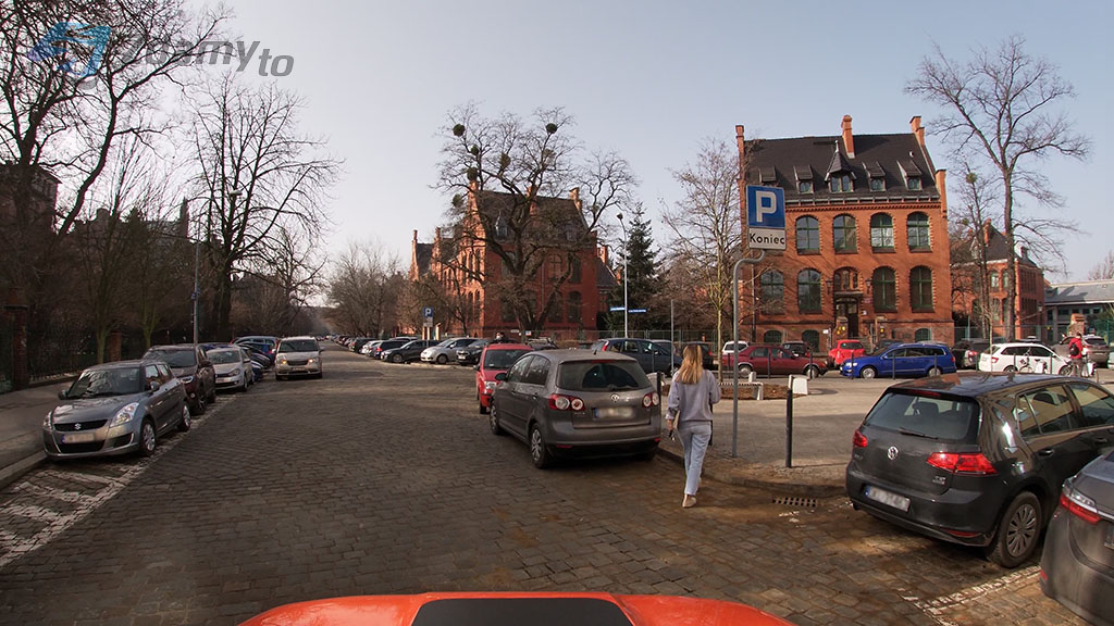Soll man die  Fahrtgeschwindigkeit und  den  Abstand zu  anderen Verkehrsteilnehmern an den Fahrbahnzustand anpassen?