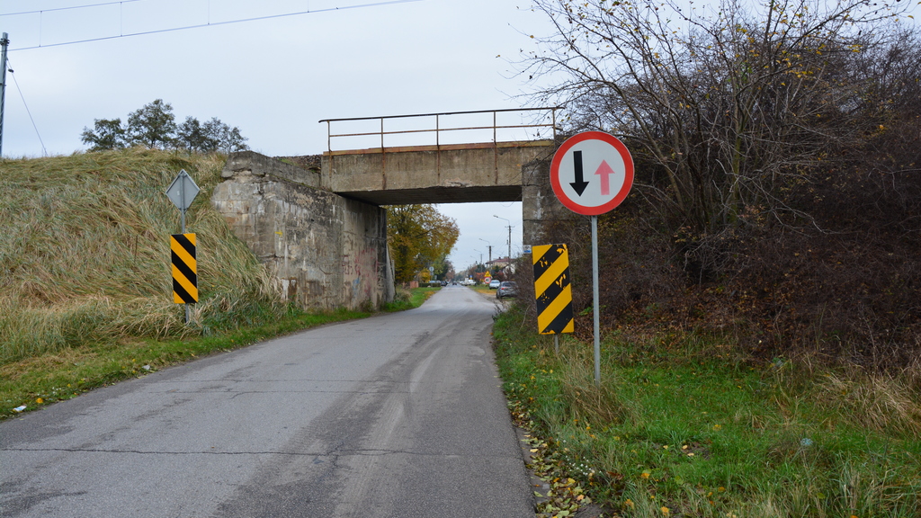 In this situation, do you have priority over the driver approaching from the opposite direction?