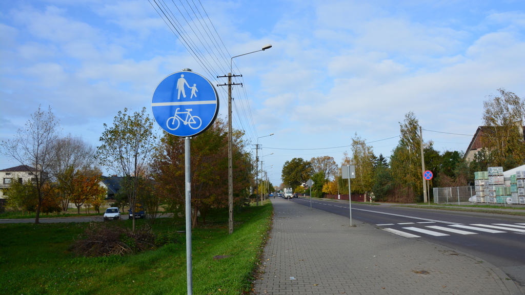 This sign indicates a road for pedestrians, which cannot be used by cyclists.