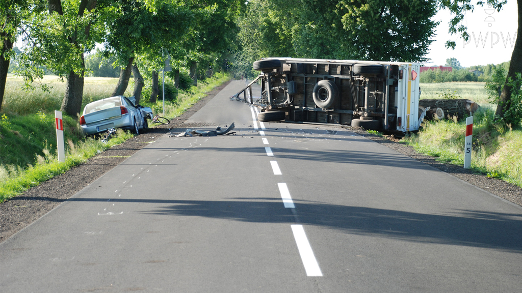 Sie waren in einen Autounfall mit Verletzten beteiligt. Dürfen Sie Handlungen vornehmen, die es erschweren würden, den Verlauf des Unfalls zu ermitteln?