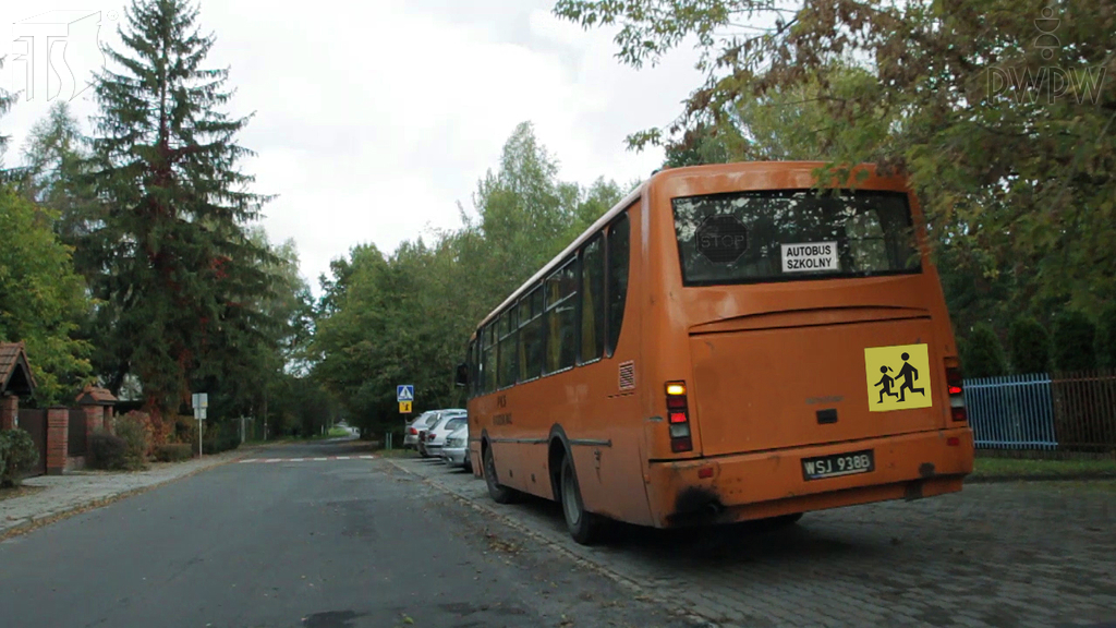 Are you obliged to slow down in this situation?