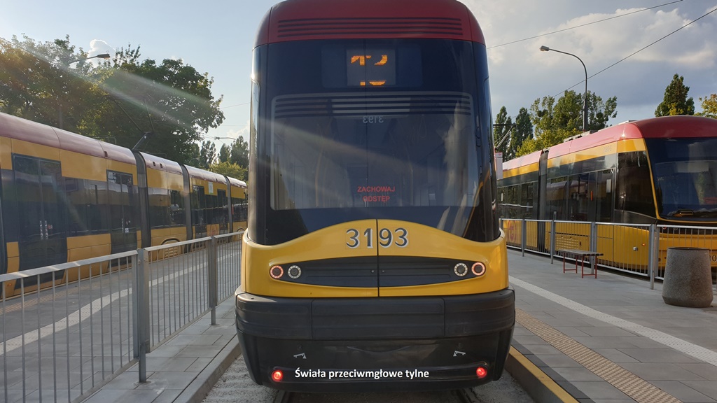 Soll man hinteres Nebellicht einschalten, falls die Sicht weiter als 50 m ist?