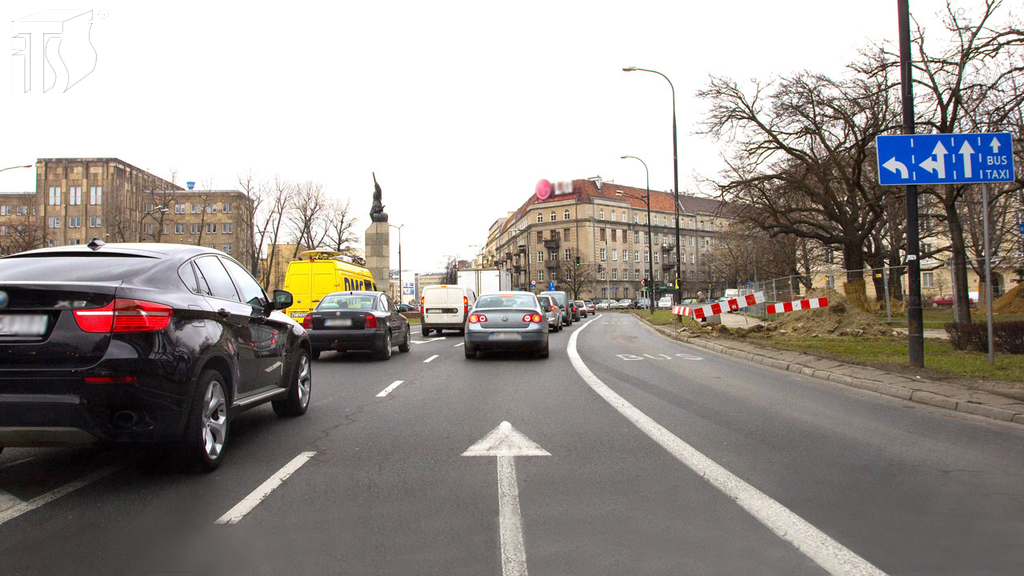Are you allowed in this situation to drive onto the lane by the edge of the roadway?