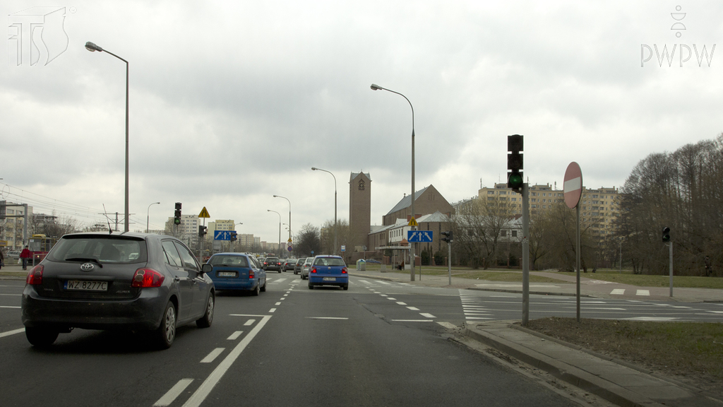 Are you allowed to turn right in this situation?