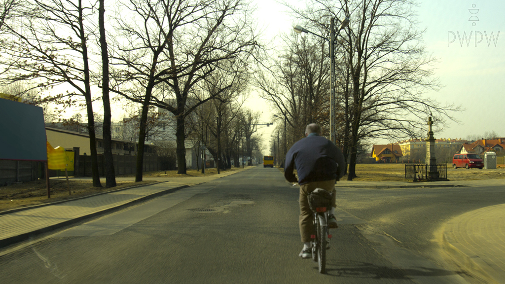 Is overtaking a cyclist forbidden in this situation?